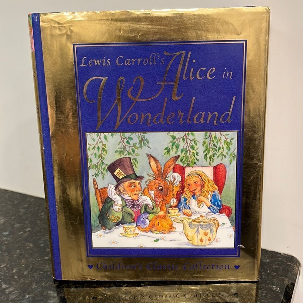 Alice in Wonderland by Lewis Carroll- Children’s Classic Collection